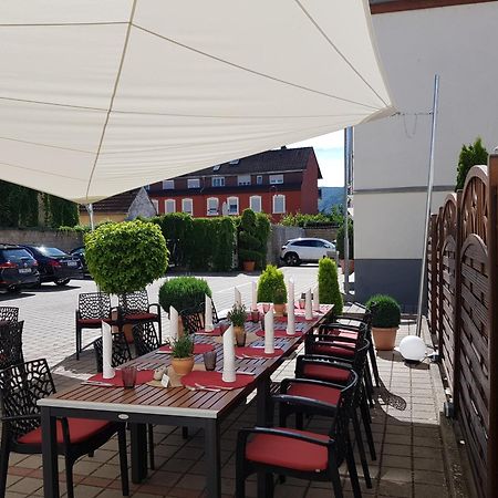 Hotel-Restaurant Pfaelzer Hof Edenkoben Dış mekan fotoğraf