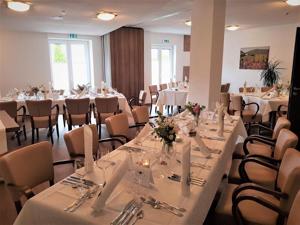 Hotel-Restaurant Pfaelzer Hof Edenkoben Dış mekan fotoğraf