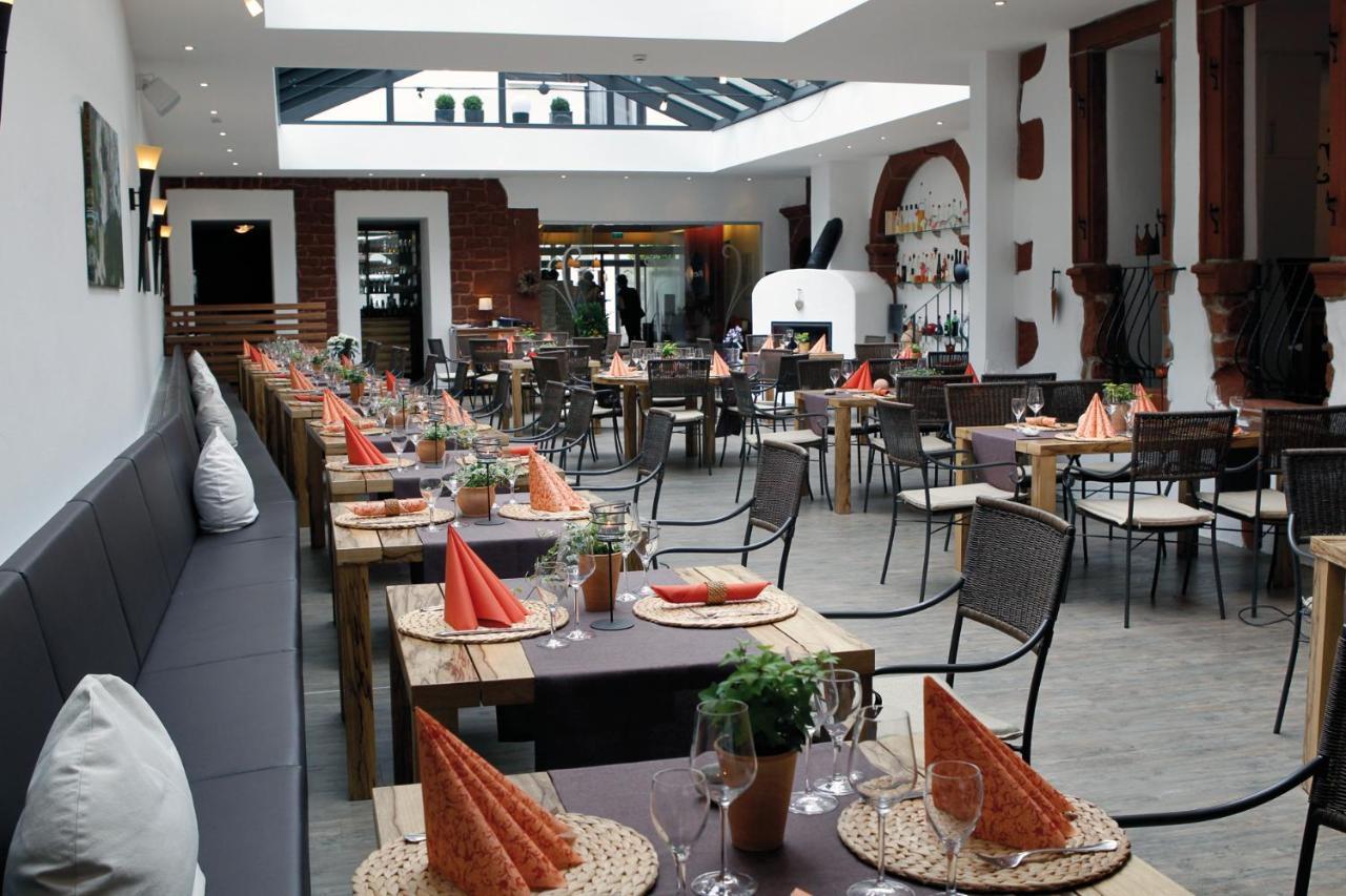 Hotel-Restaurant Pfaelzer Hof Edenkoben Dış mekan fotoğraf