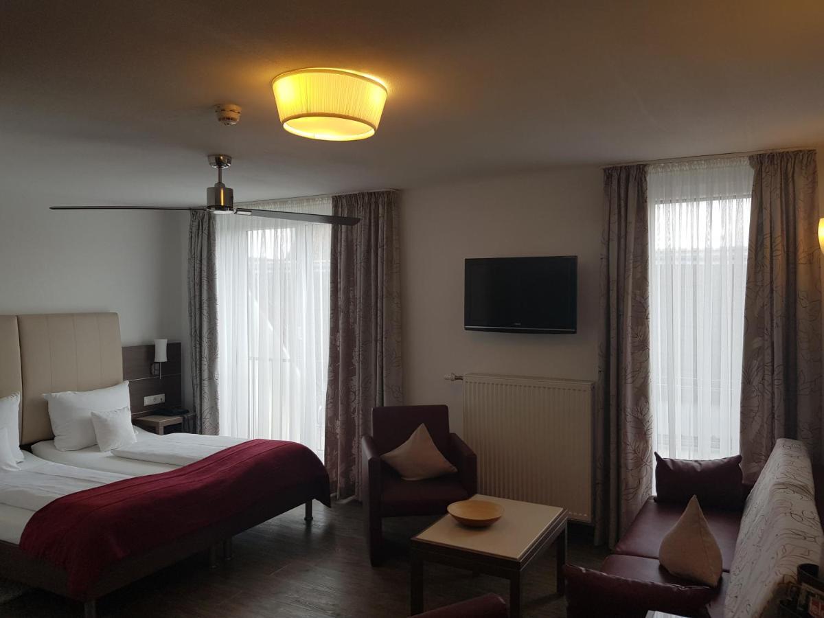 Hotel-Restaurant Pfaelzer Hof Edenkoben Dış mekan fotoğraf