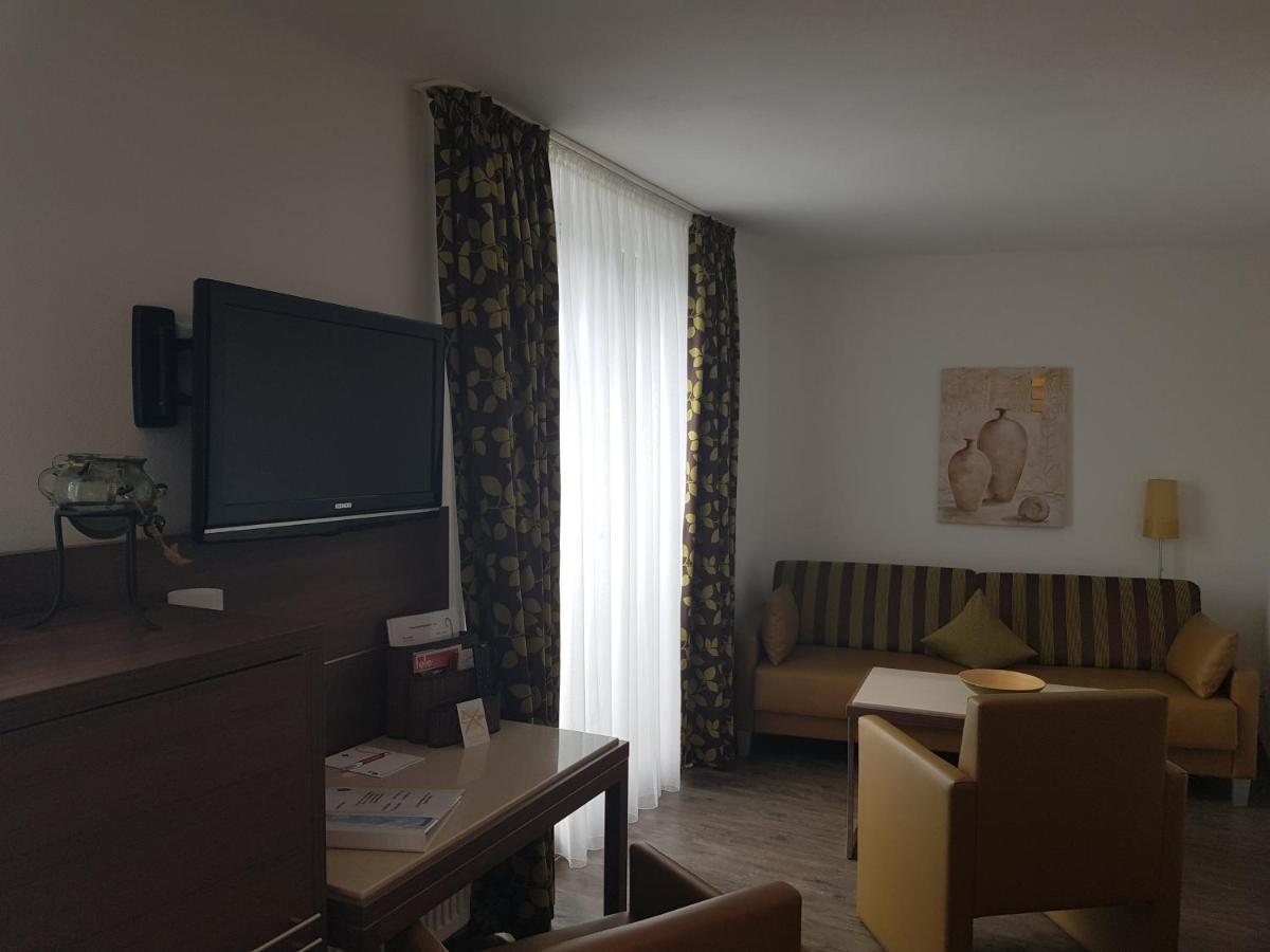 Hotel-Restaurant Pfaelzer Hof Edenkoben Dış mekan fotoğraf