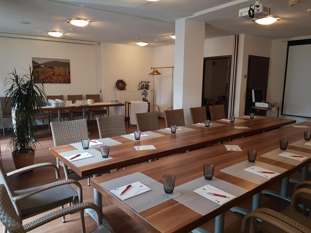 Hotel-Restaurant Pfaelzer Hof Edenkoben Dış mekan fotoğraf