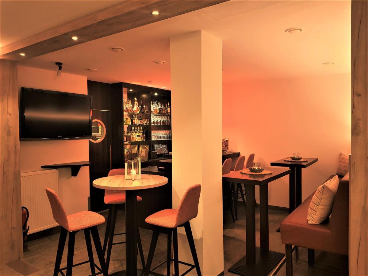 Hotel-Restaurant Pfaelzer Hof Edenkoben Dış mekan fotoğraf