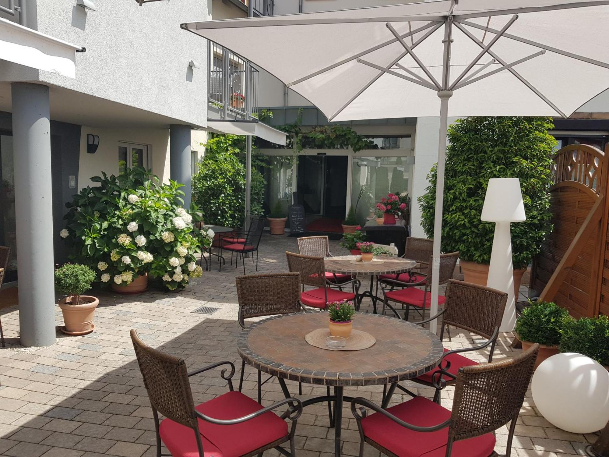 Hotel-Restaurant Pfaelzer Hof Edenkoben Dış mekan fotoğraf