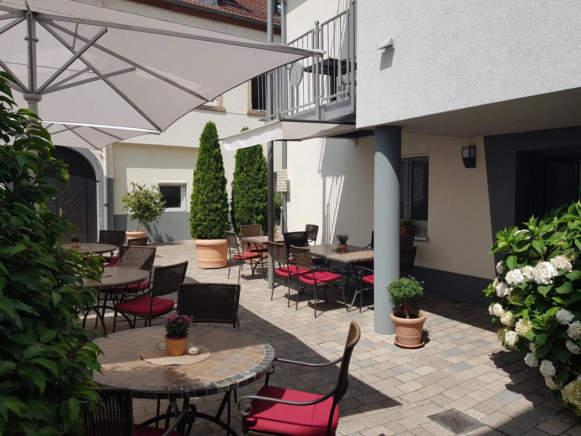 Hotel-Restaurant Pfaelzer Hof Edenkoben Dış mekan fotoğraf