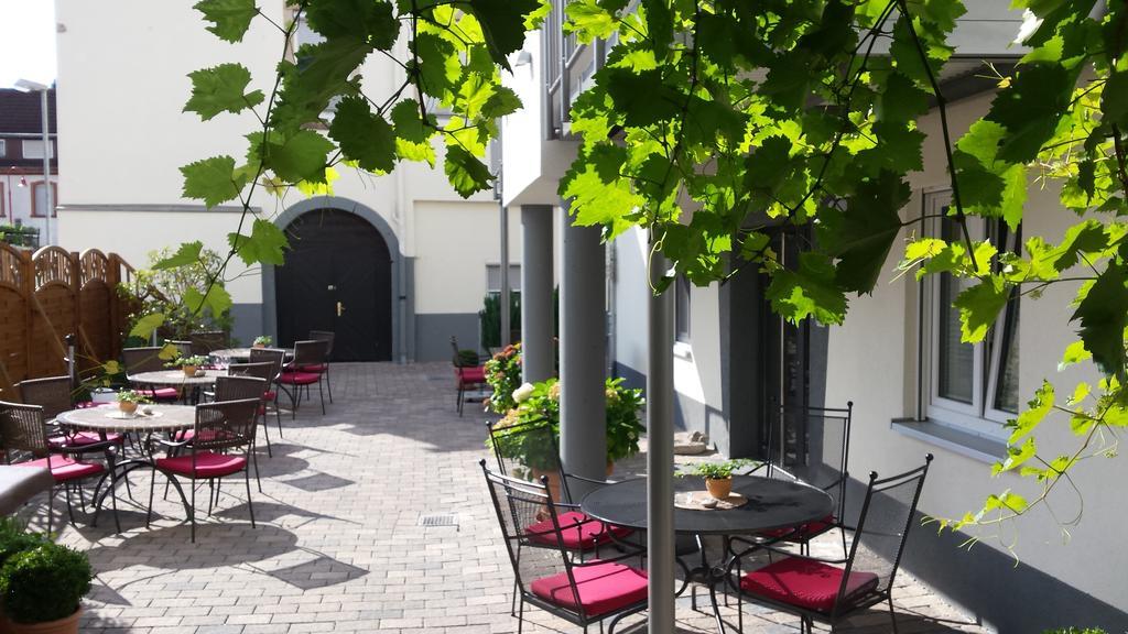 Hotel-Restaurant Pfaelzer Hof Edenkoben Dış mekan fotoğraf