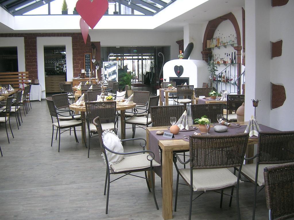 Hotel-Restaurant Pfaelzer Hof Edenkoben Dış mekan fotoğraf