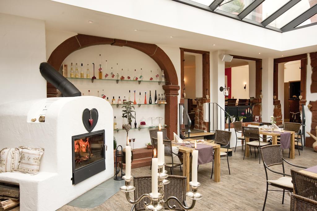 Hotel-Restaurant Pfaelzer Hof Edenkoben Dış mekan fotoğraf