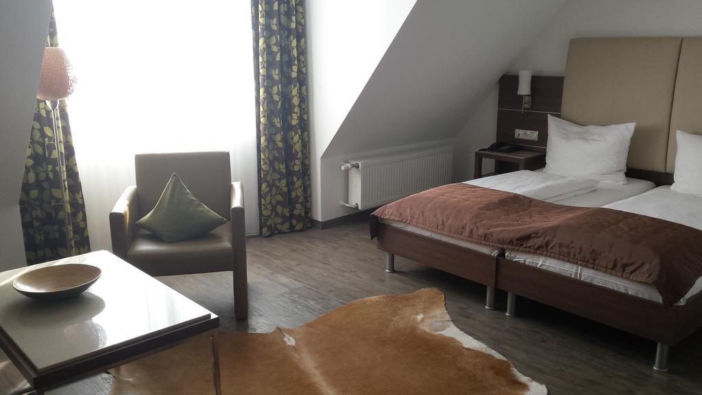 Hotel-Restaurant Pfaelzer Hof Edenkoben Dış mekan fotoğraf